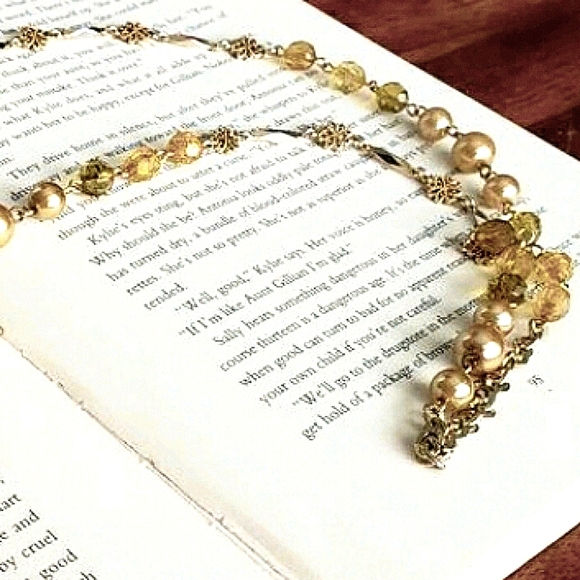 Peacock Feathers Pendant Necklace - Picture 4 of 8